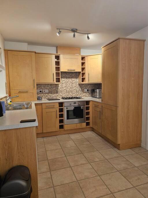 The Park View, 2 Bedroom House Kirkcaldy Bagian luar foto