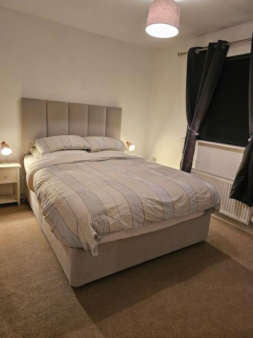 The Park View, 2 Bedroom House Kirkcaldy Bagian luar foto