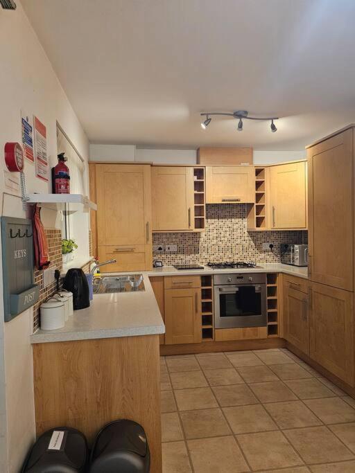 The Park View, 2 Bedroom House Kirkcaldy Bagian luar foto